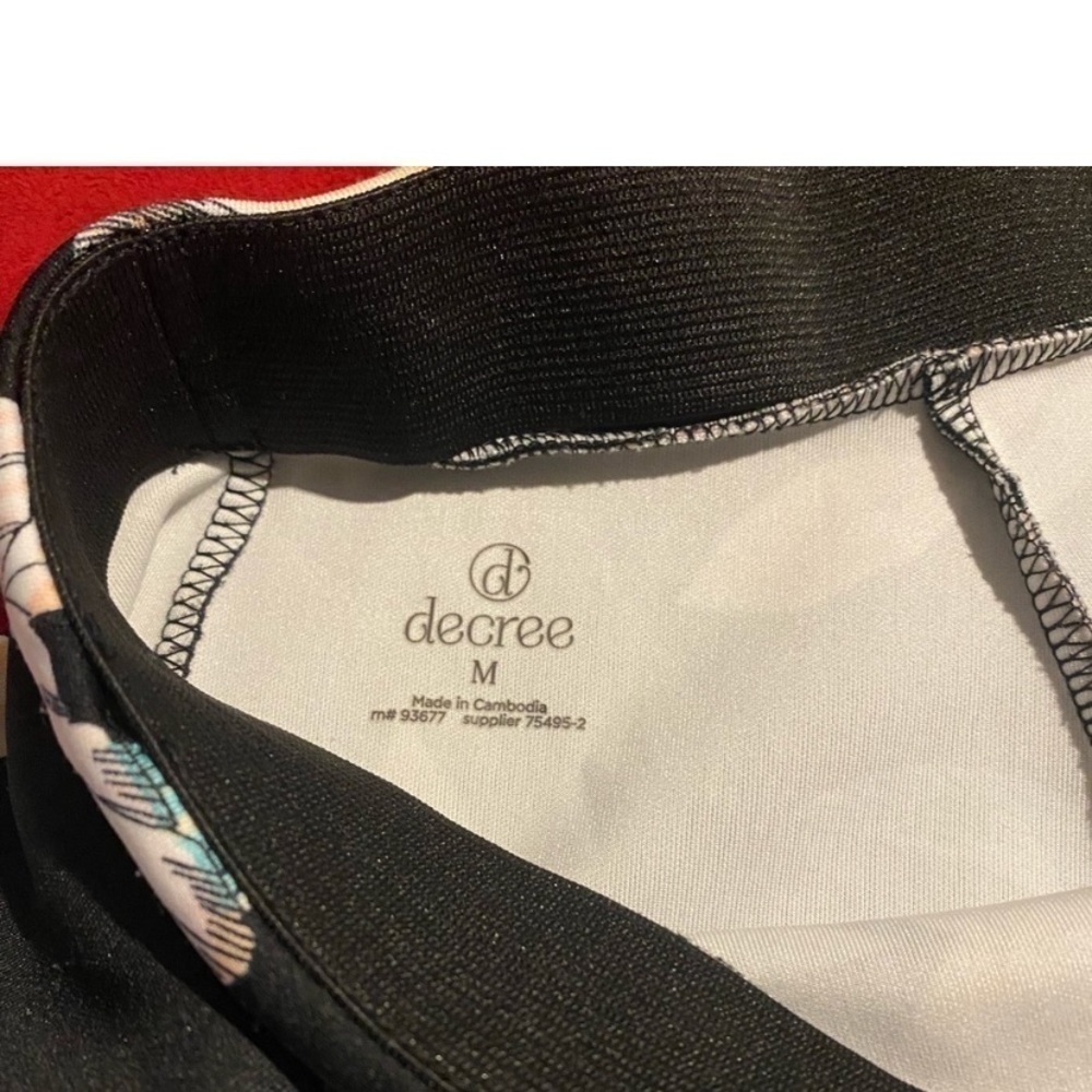 Women mini decree skirts - Picture 3 of 3